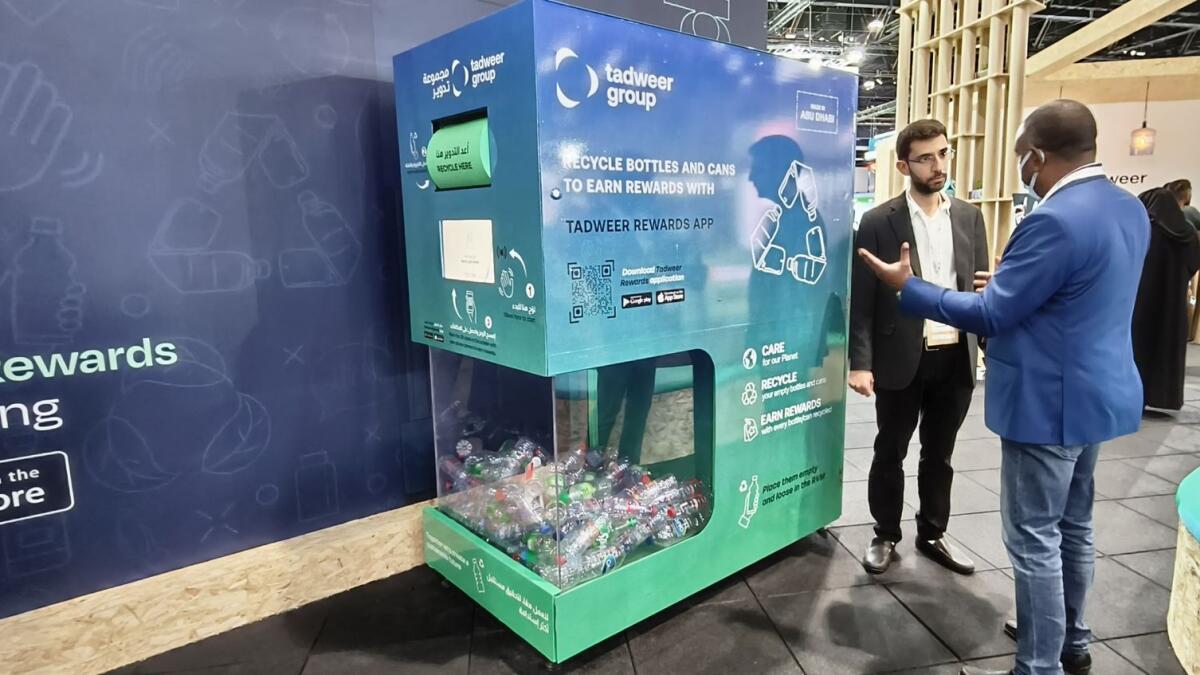 آلات البيع العكسي (RVMs) معروضة في معرض ومؤتمر EcoWaste في أبو ظبي.