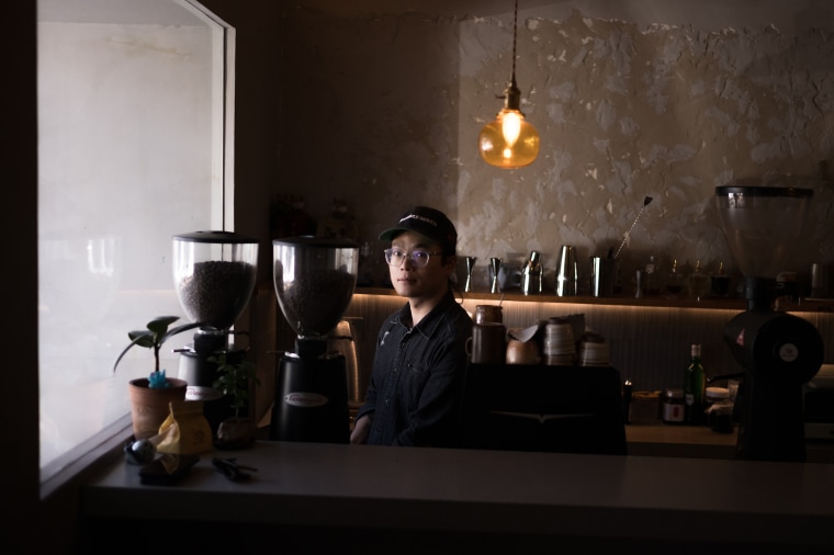 وانغ بينكي في مقهى مير في بكين.